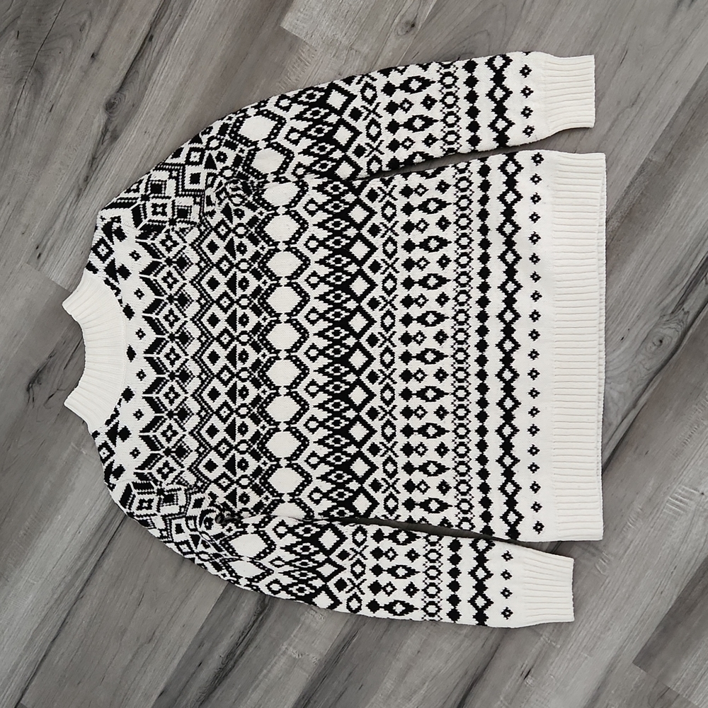 Patterned sweater